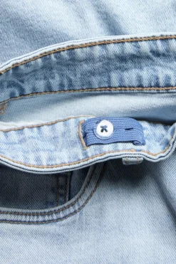 Jeansshorts i elastisk denim