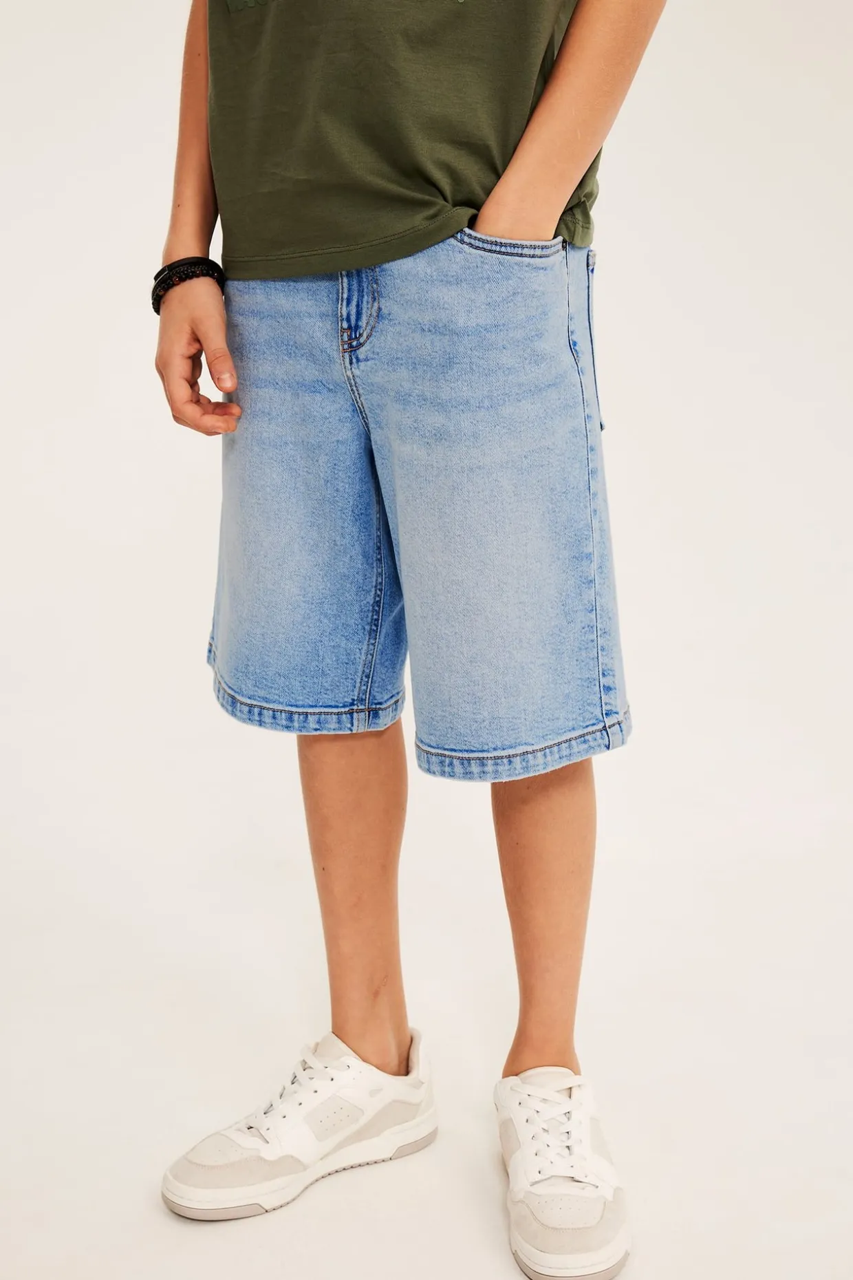 Jeansshorts med lengre ben