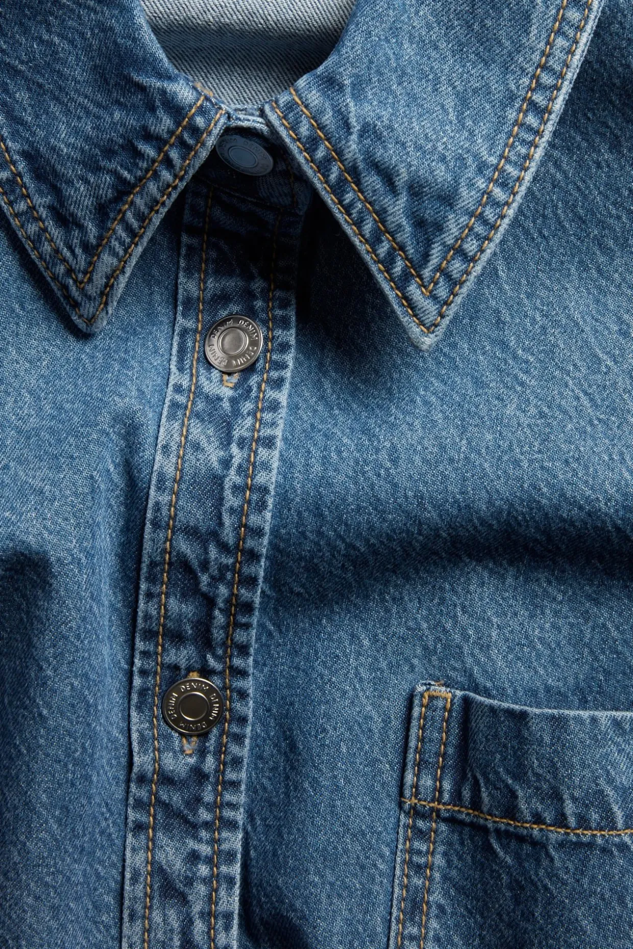 Jeansskjorte med draperte ermer