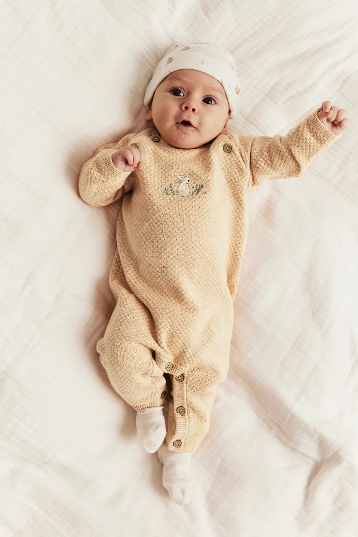 Jumpsuit med brodert kanin