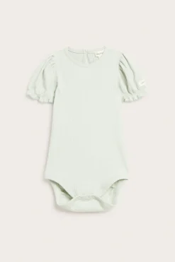 Kortermet body med puffermer