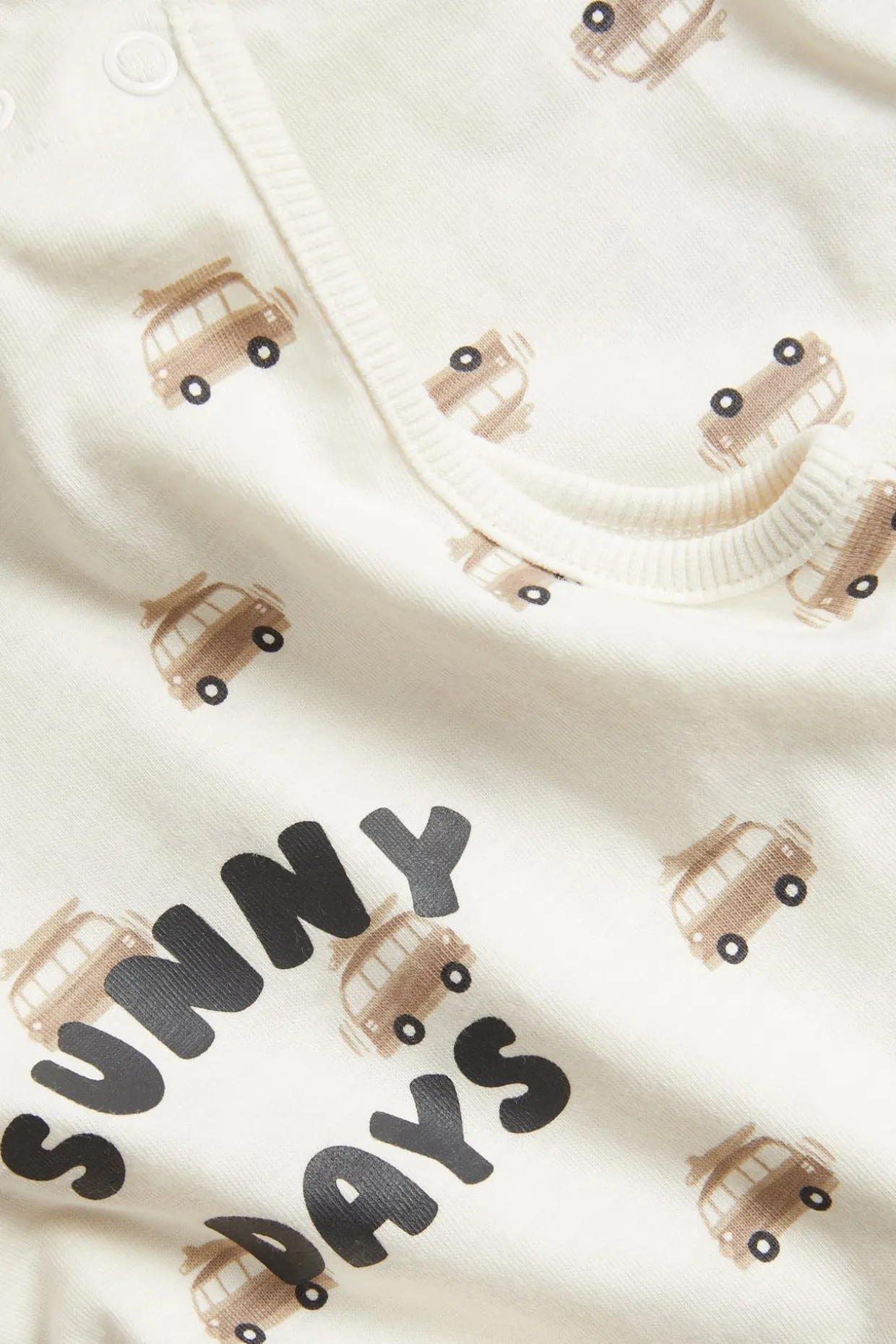 Kortermet jumpsuit med busser