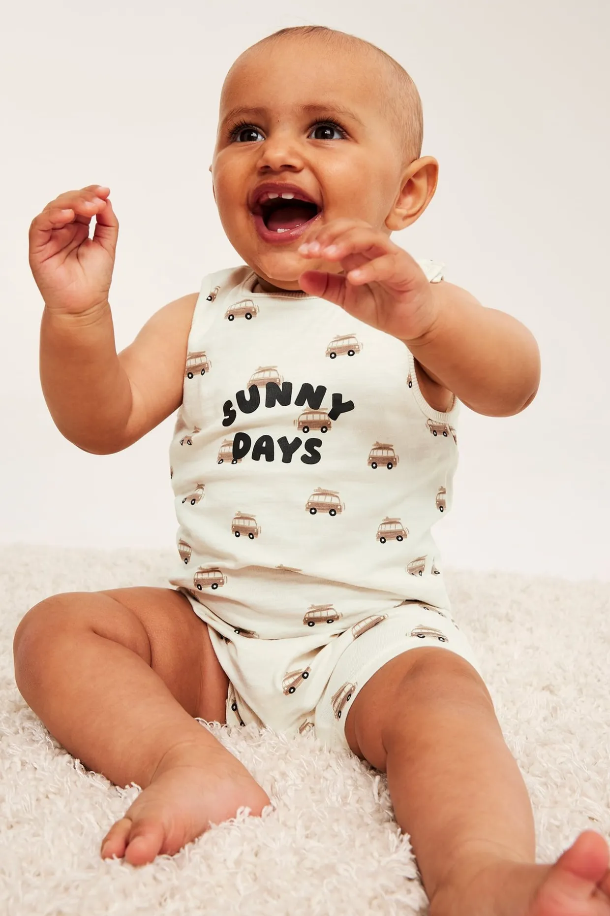Kortermet jumpsuit med busser
