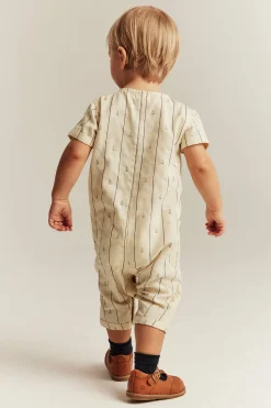 Kortermet jumpsuit med seilbåter