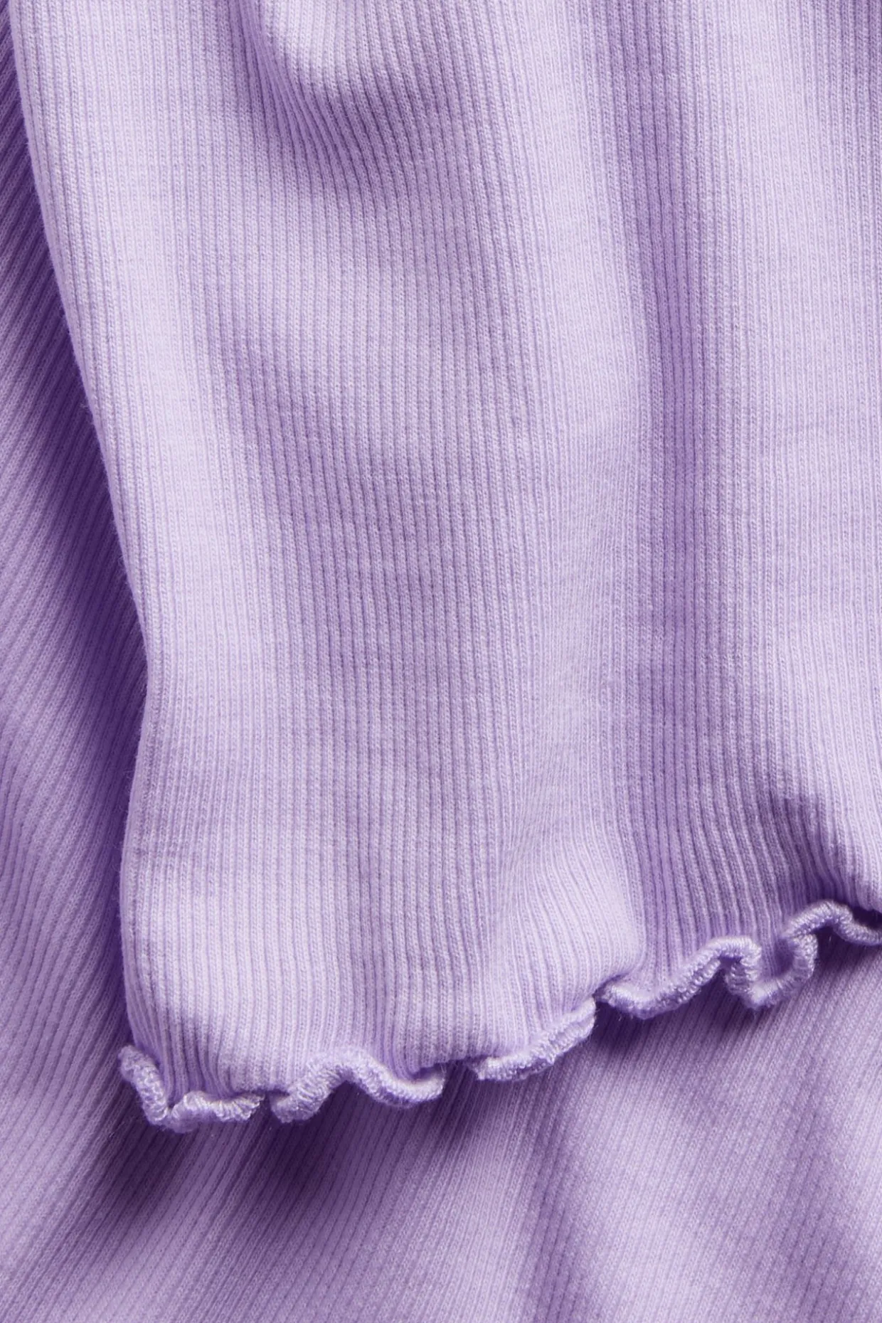 Kortermet ribbestrikket topp