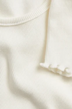 Kortermet ribbestrikket topp