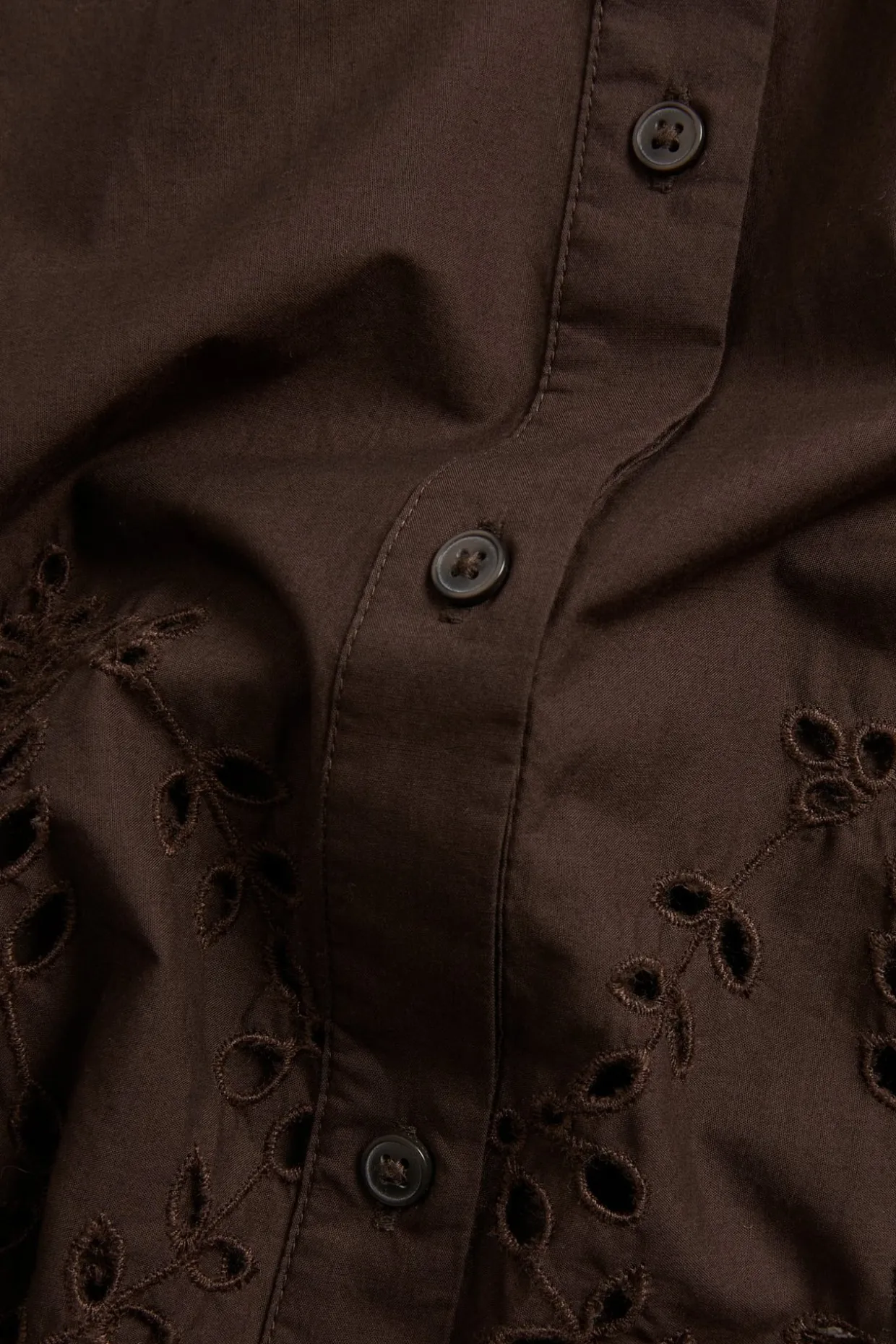 Kortermet skjorte med broderie anglaise