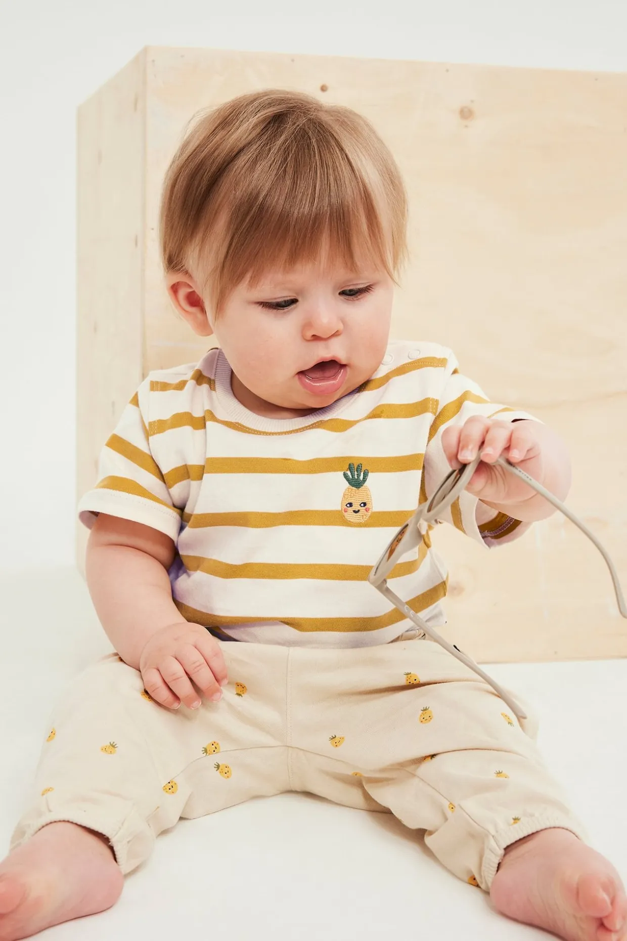 Kortermet stripete babybody