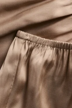 Korte shorts i sateng