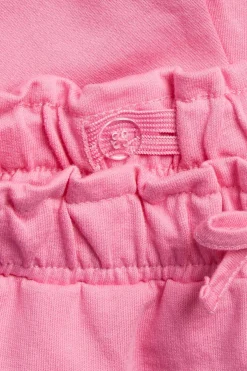Korte shorts med sløyfe og jordbærbroderi