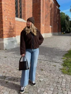 Kort jakke i fuskepels
