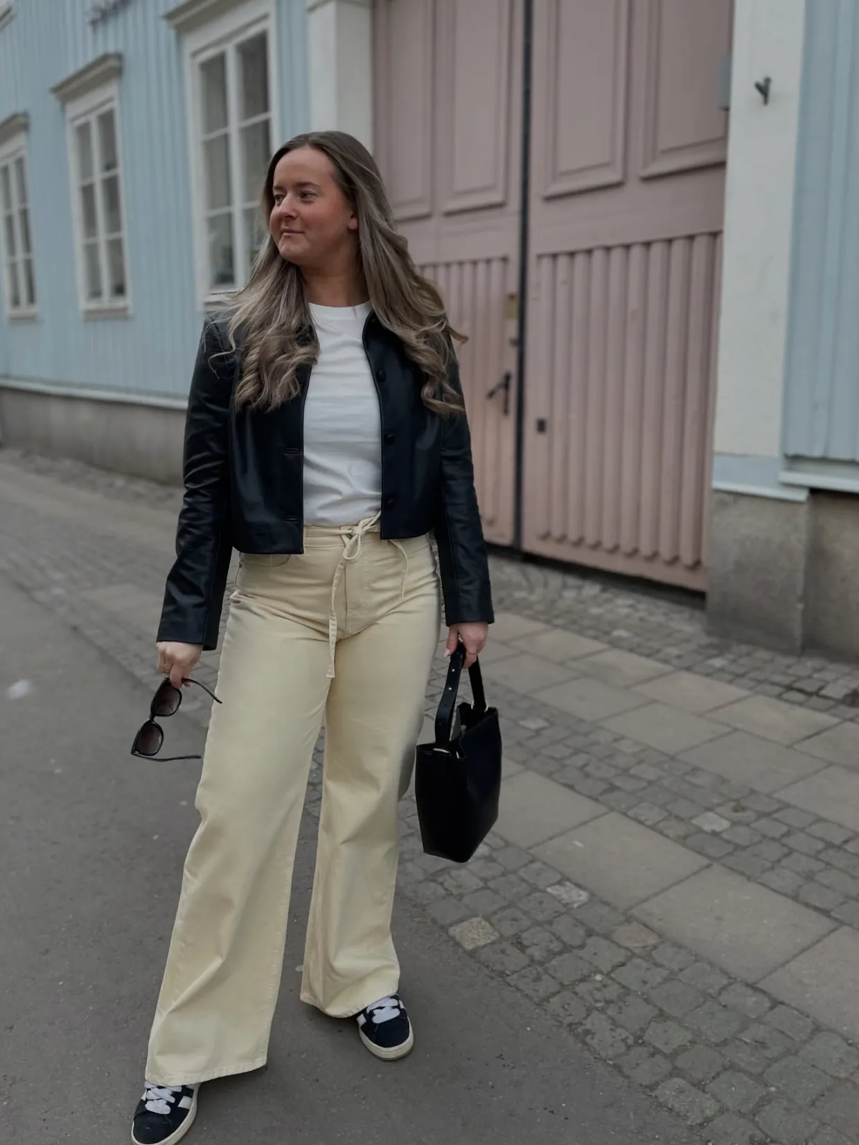 Kort jakke i imitert skinn