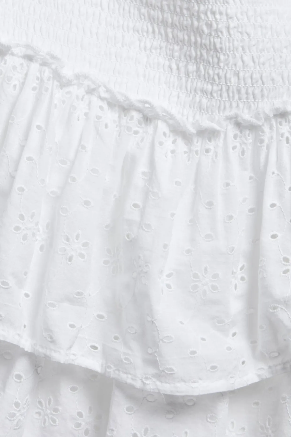 Kort skjørt broderie anglaise
