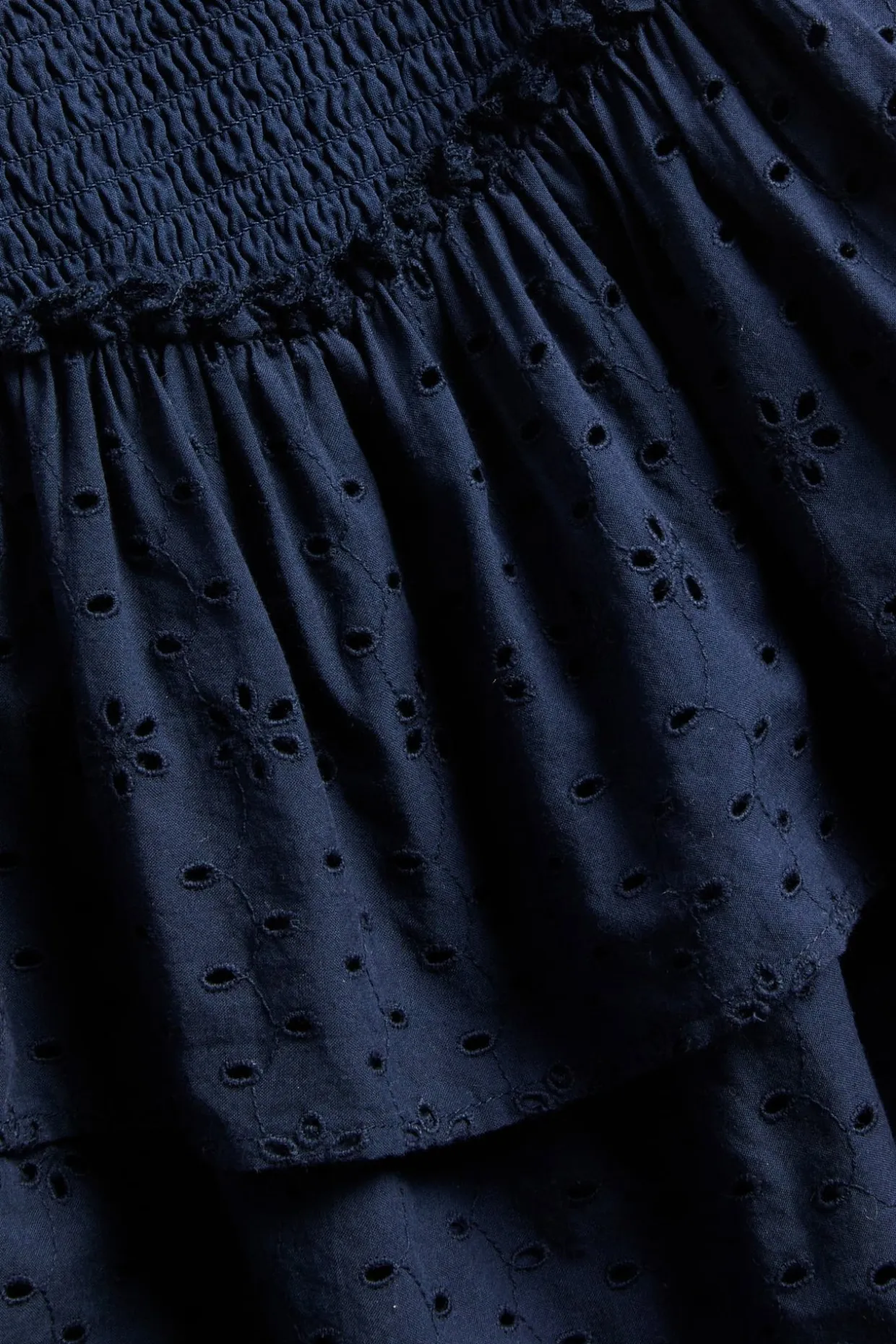 Kort skjørt broderie anglaise