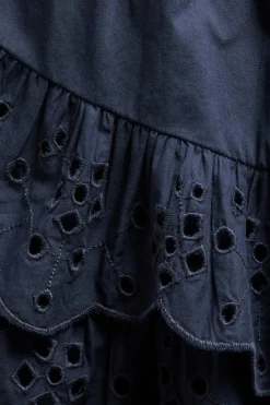 Kort volangskjørt med broderie anglais