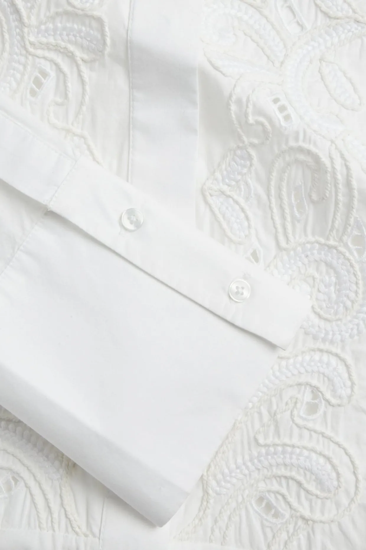 Lang skjorte med broderier