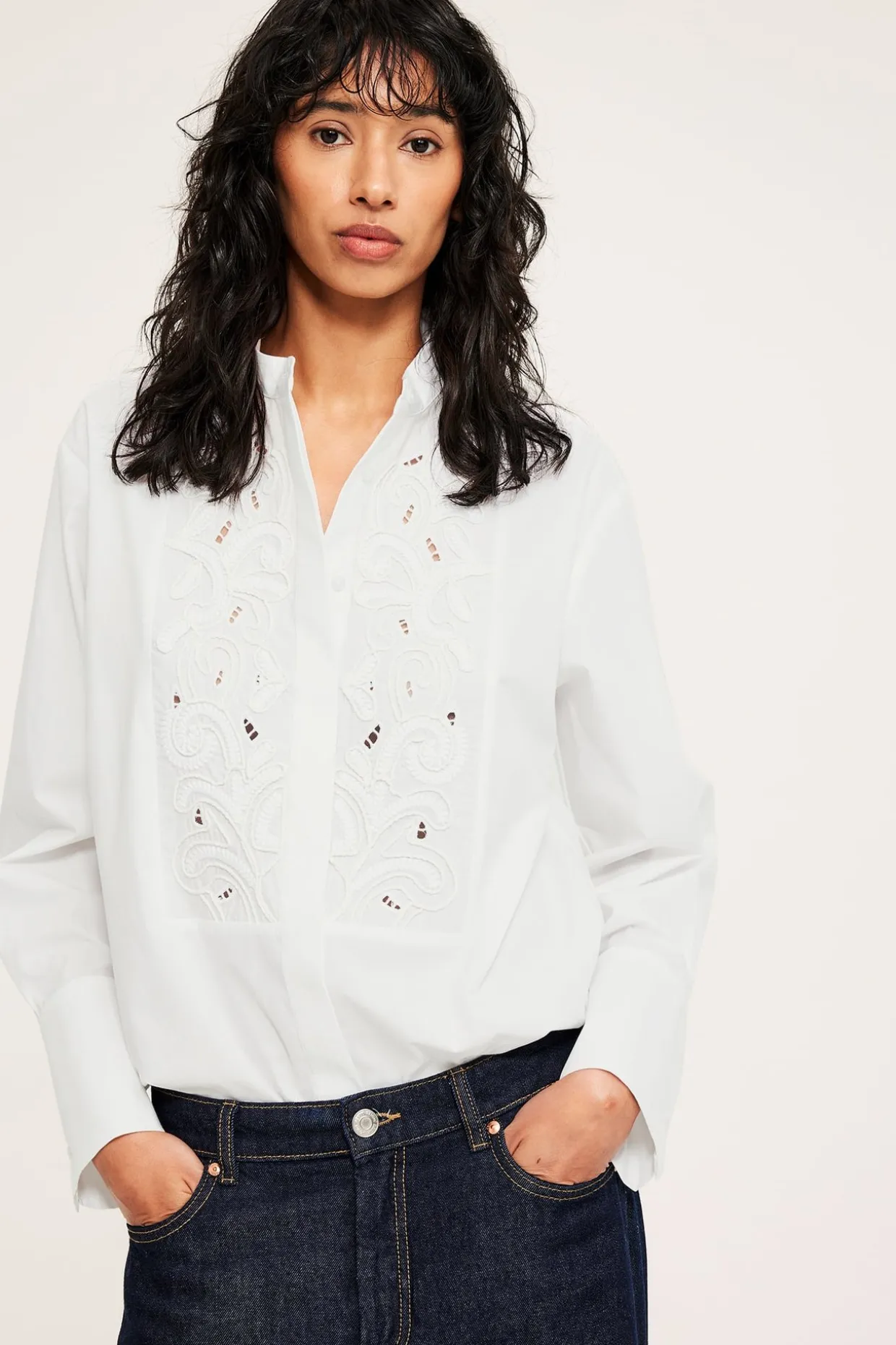 Lang skjorte med broderier