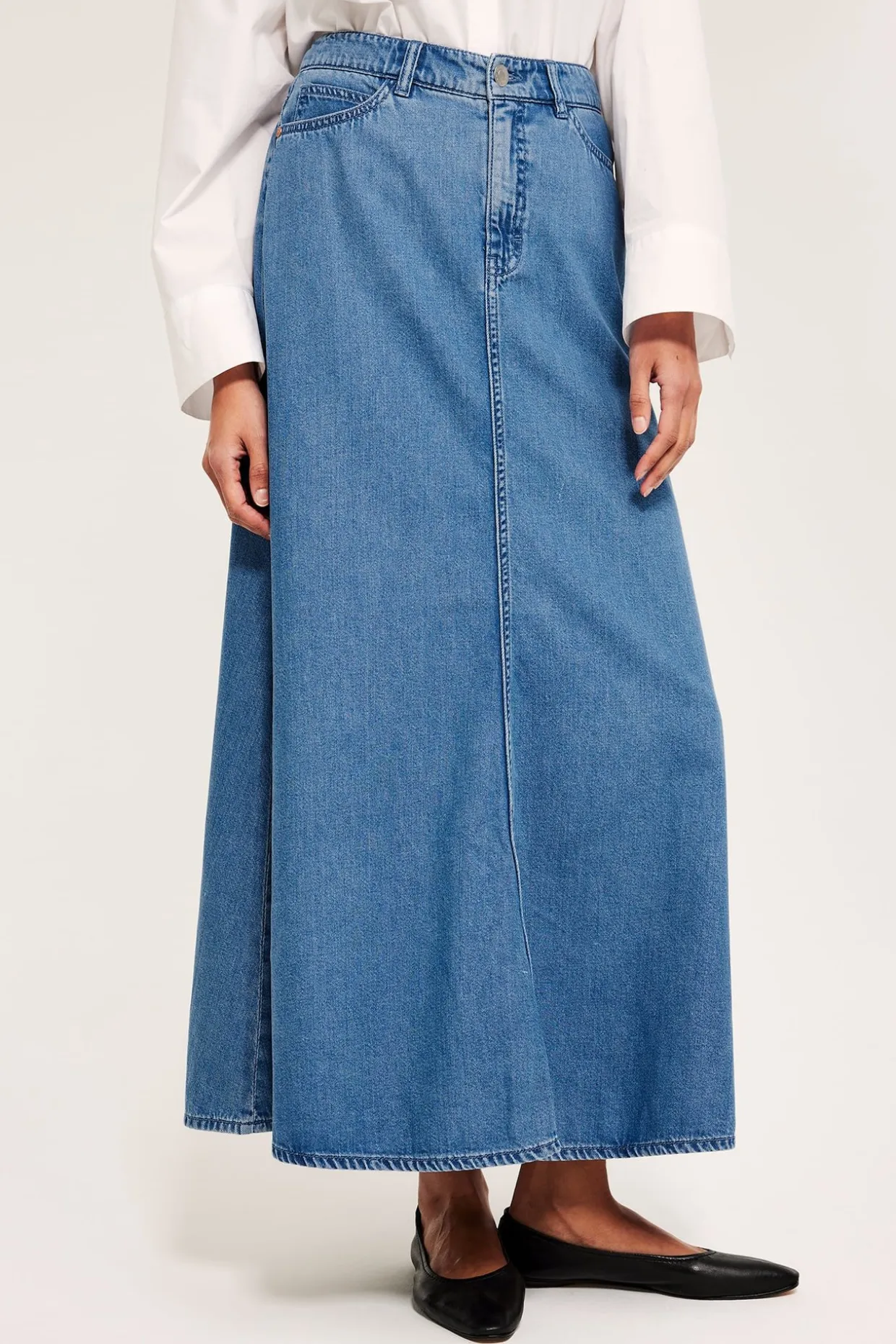 Langt jeansskjørt