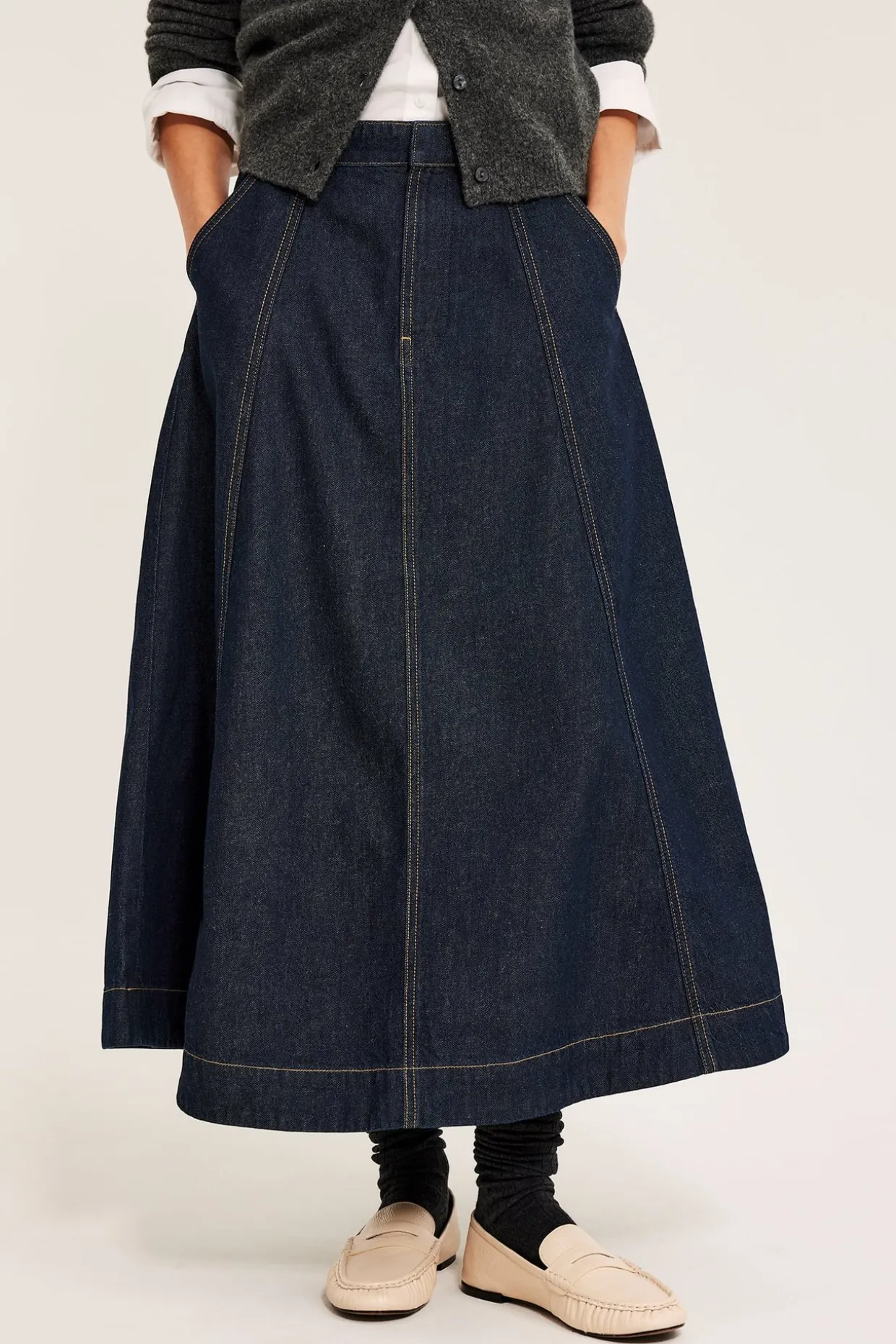 Langt jeansskjørt