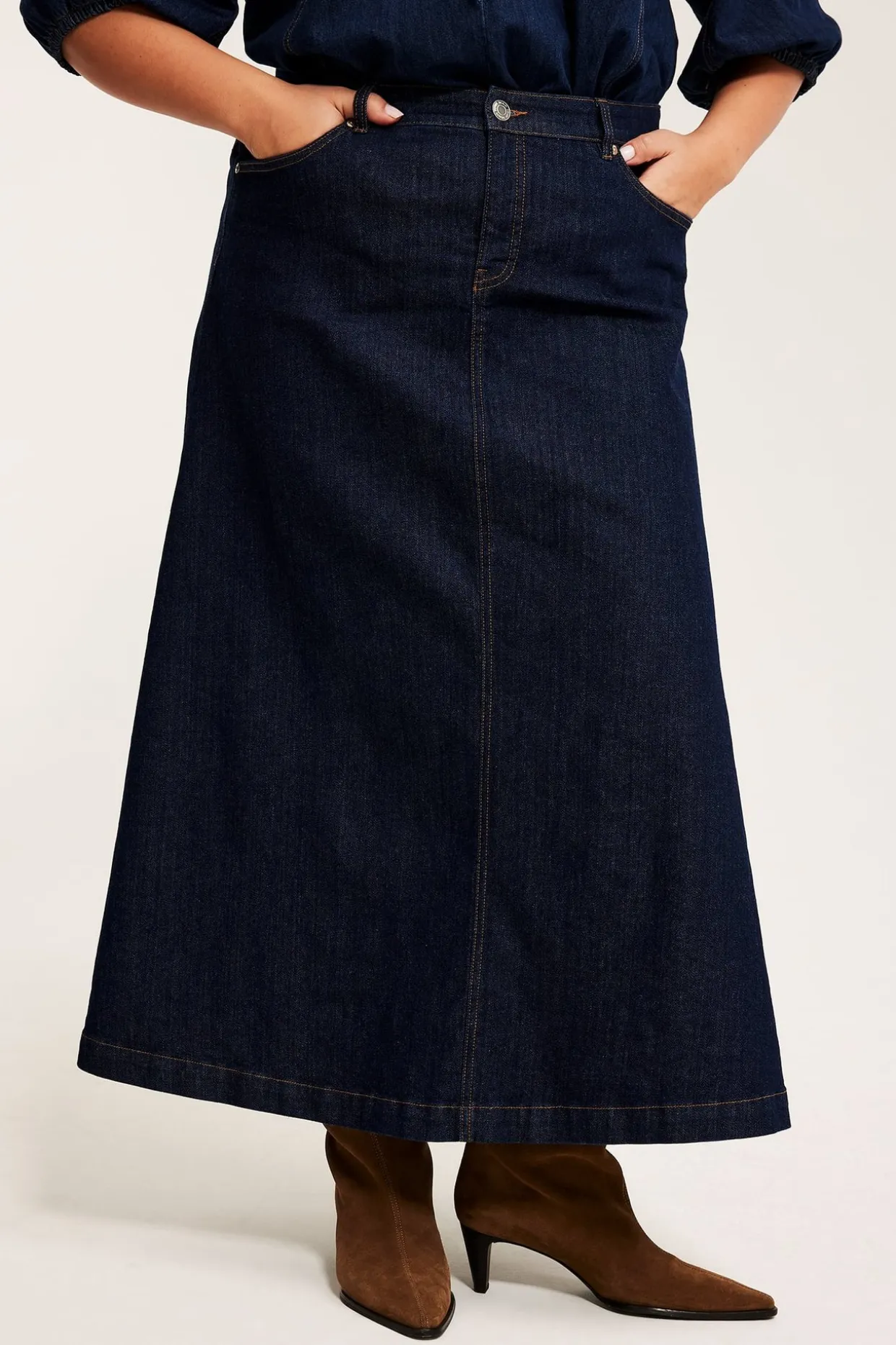 Langt jeansskjørt