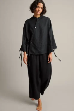 Linbluse med slipsdetalj