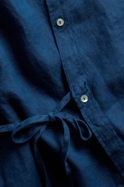 Linbluse med slipsdetalj