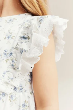 Liten blomstret kjole med volanger