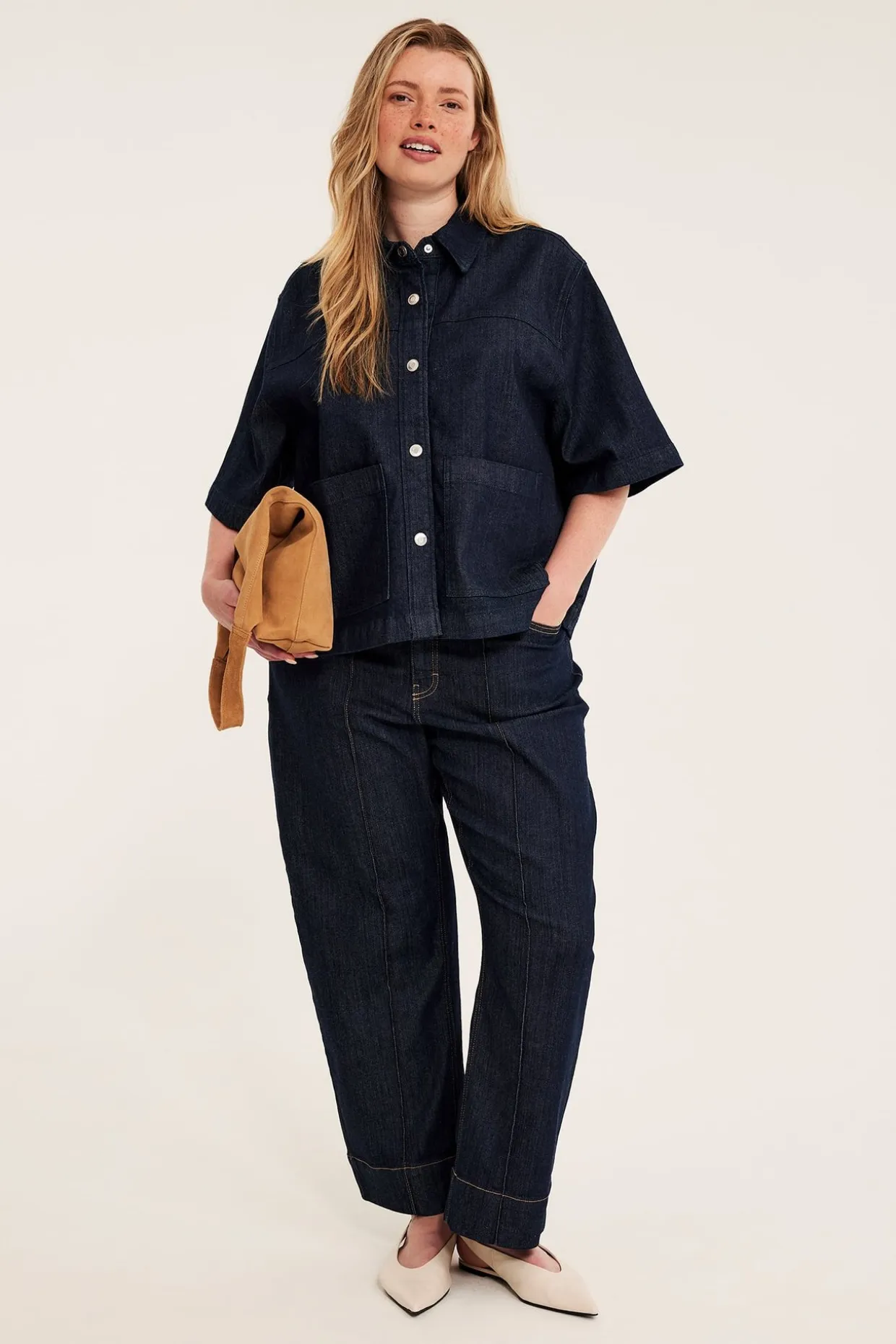 Løstsittende jeansskjorte med lommer