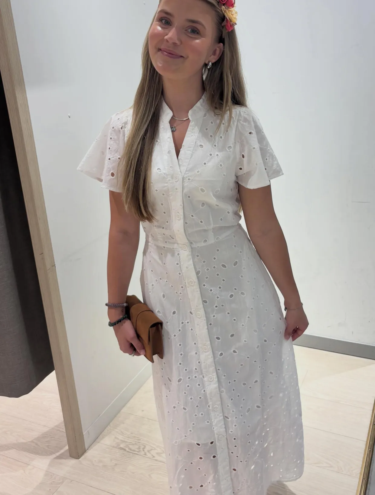 Midikjole med broderie anglaise