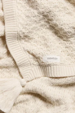 Mønsterstrikket pledd til baby | Lys beige | Baby | Newbie