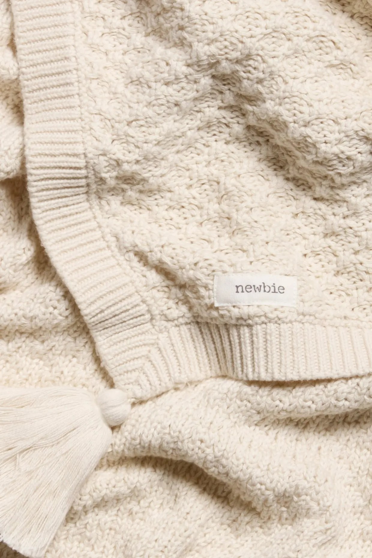 Mønsterstrikket pledd til baby | Lys beige | Baby | Newbie