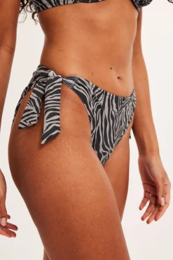 Mønstret bikinitruse med knyting