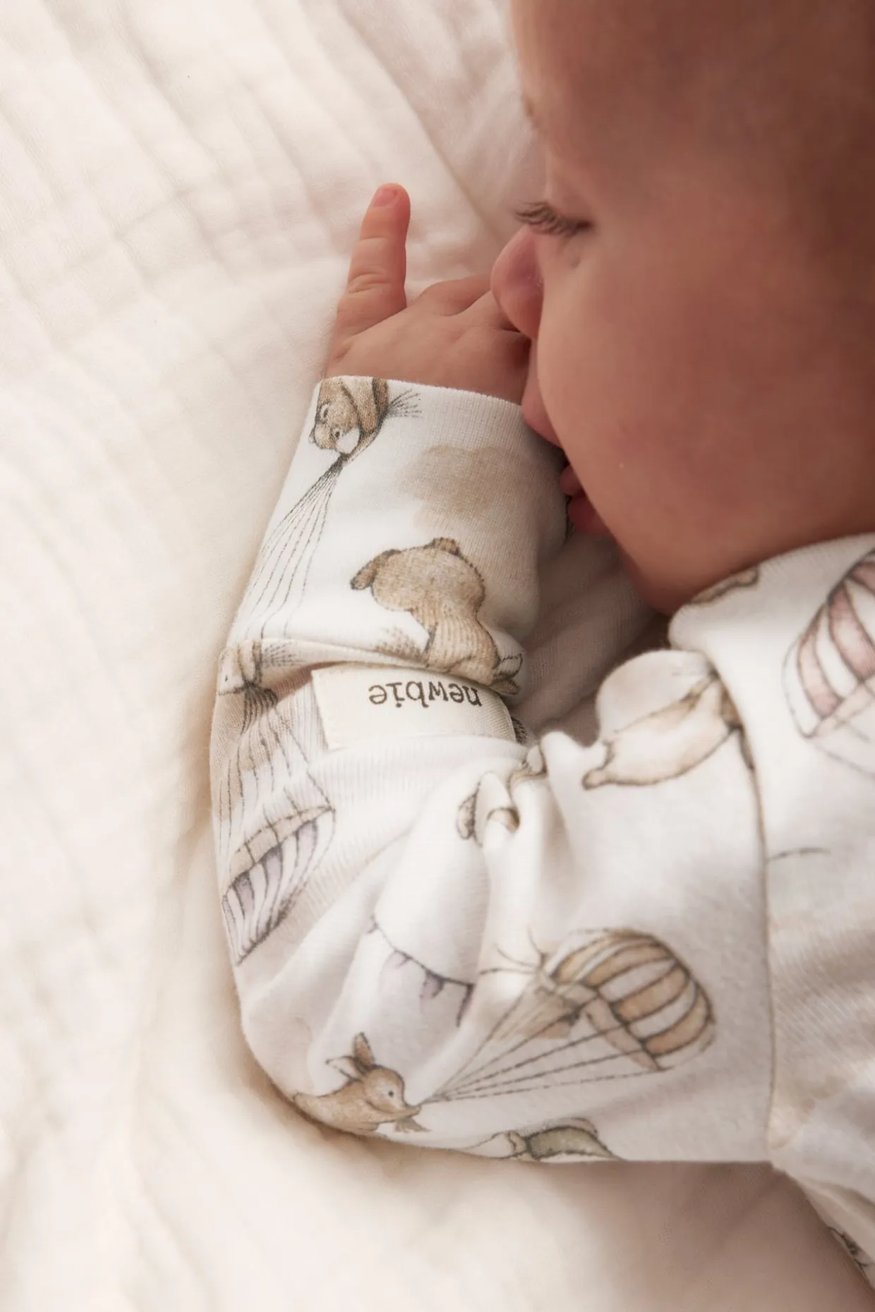 Mønstret omslagsbody baby