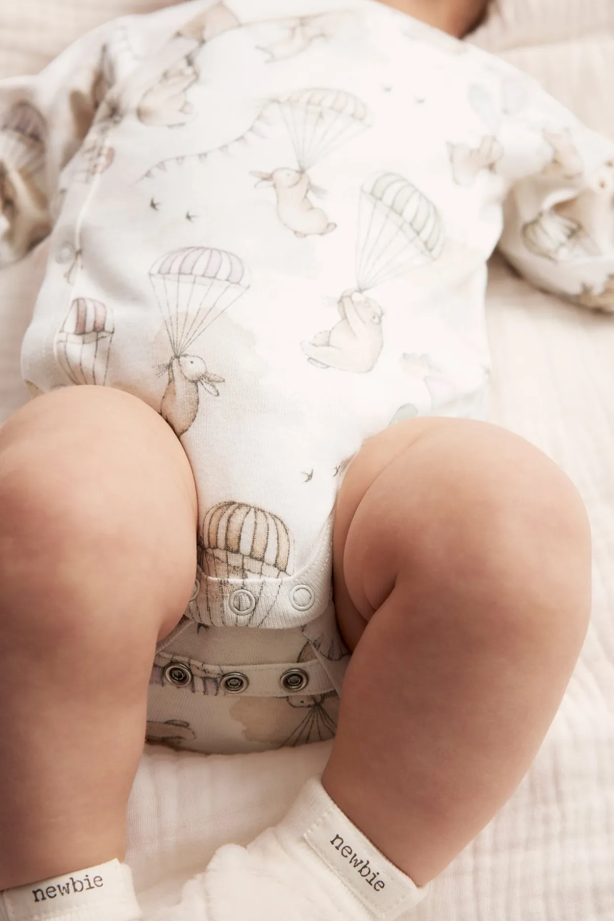 Mønstret omslagsbody baby