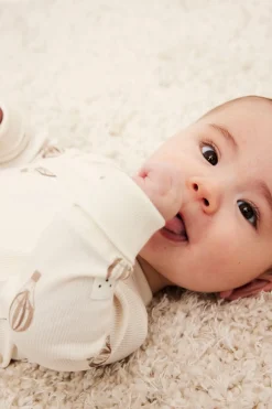 Mønstret ribbet babybody