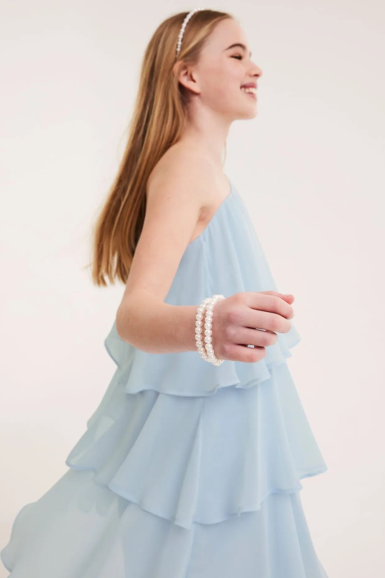 One shoulder-kjole med volanger