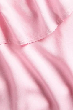 One shoulder-kjole med volanger