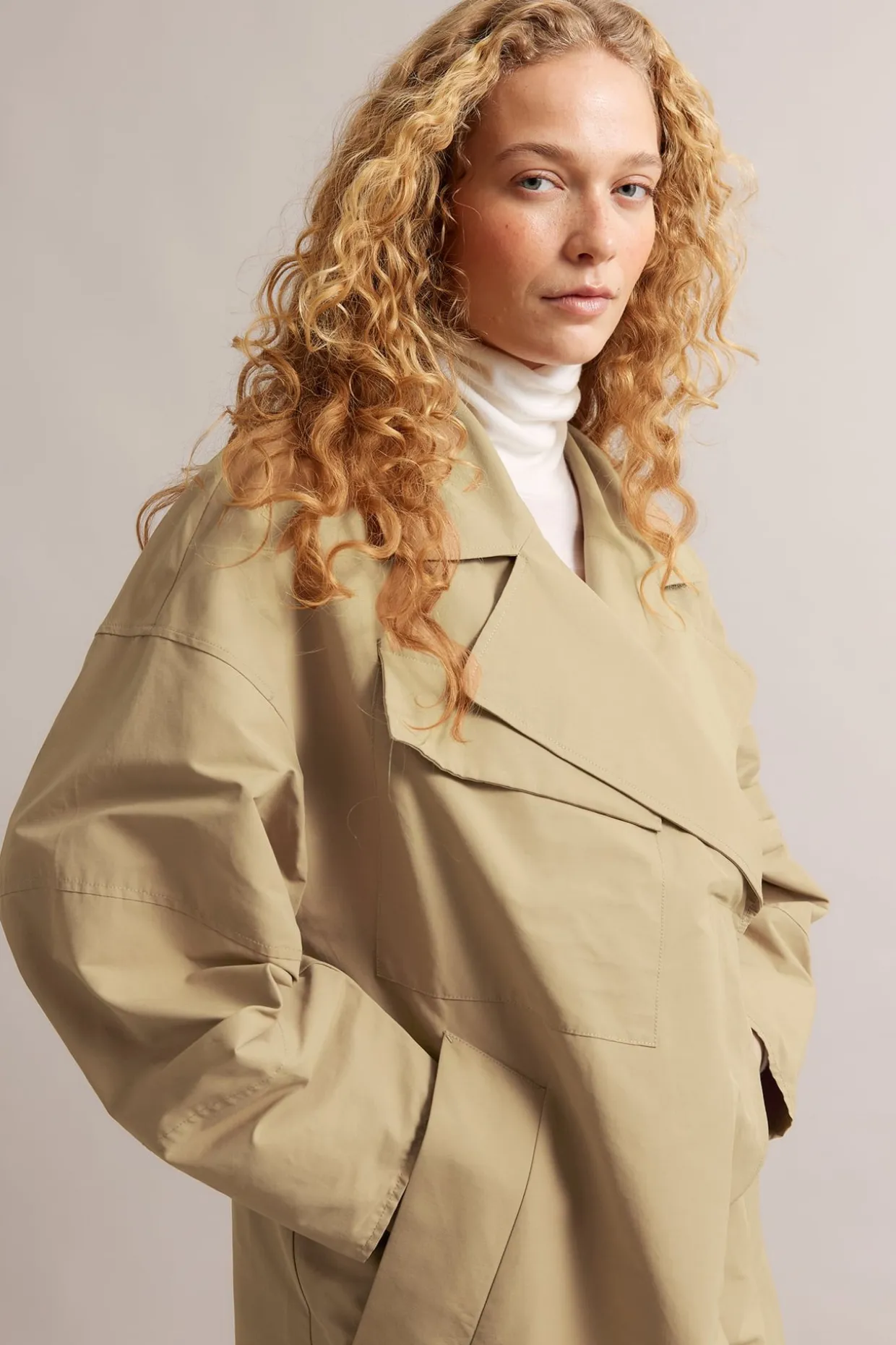 Oversized trenchcoat