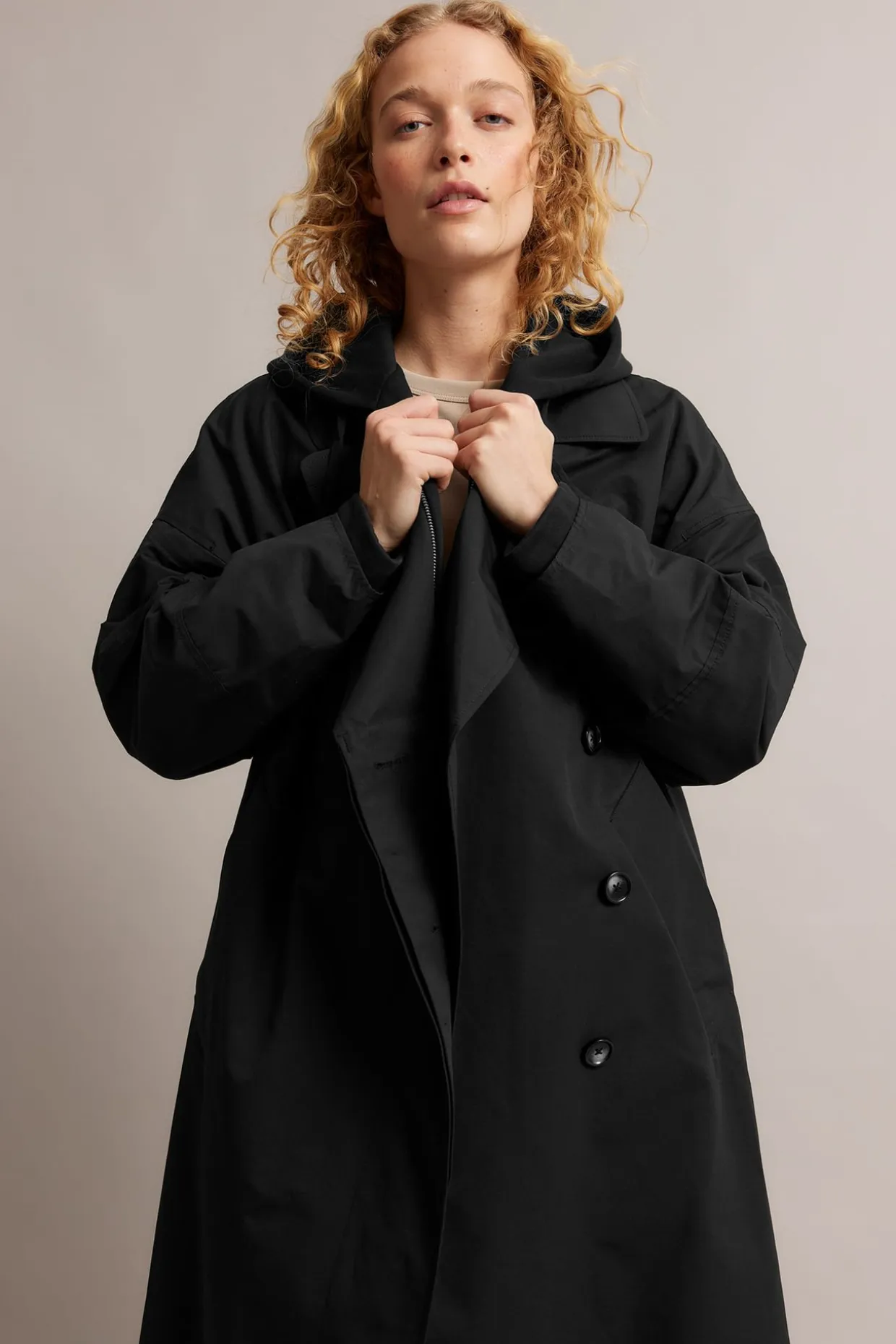 Oversized trenchcoat