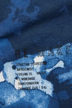 Oversize t-skjorte med abstrakt mønster
