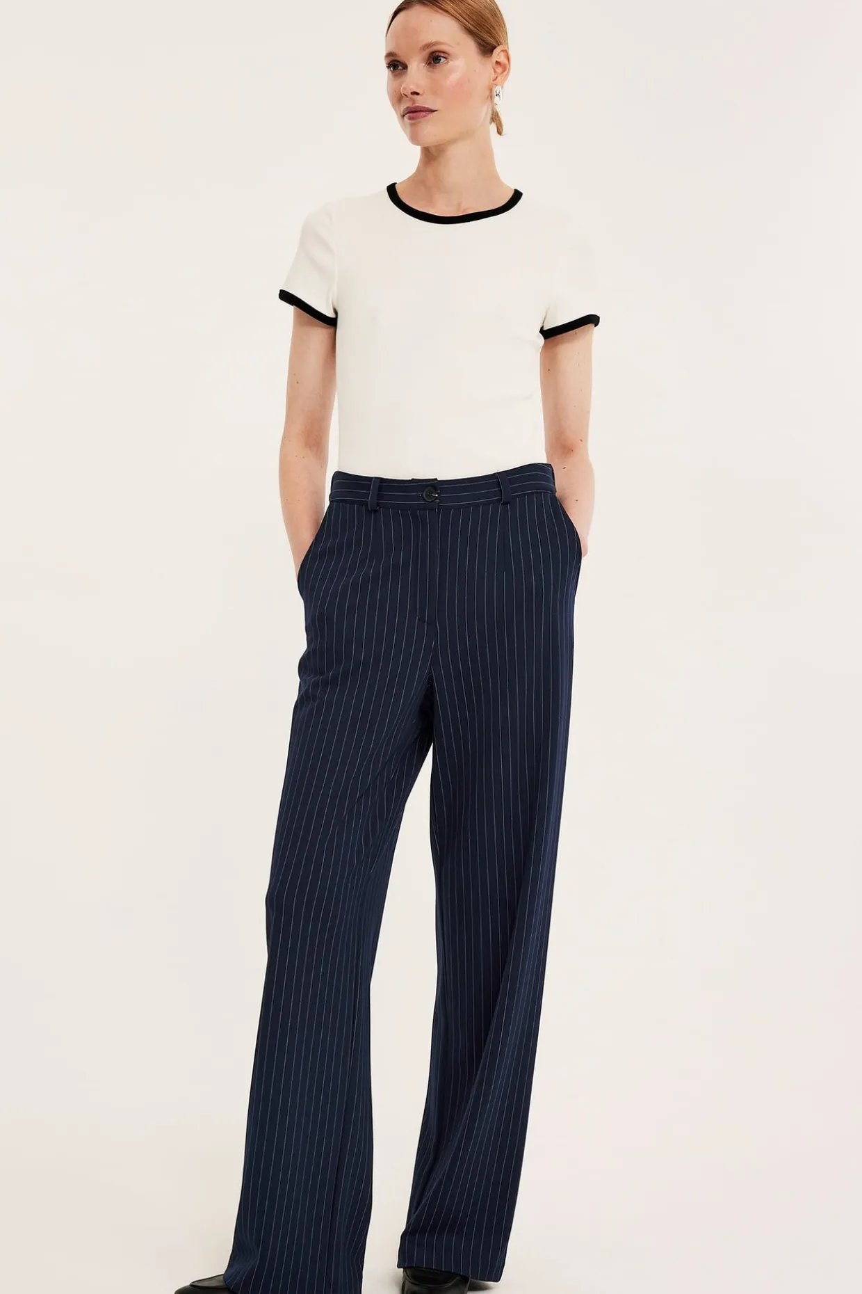 Pinstripete dressbukser