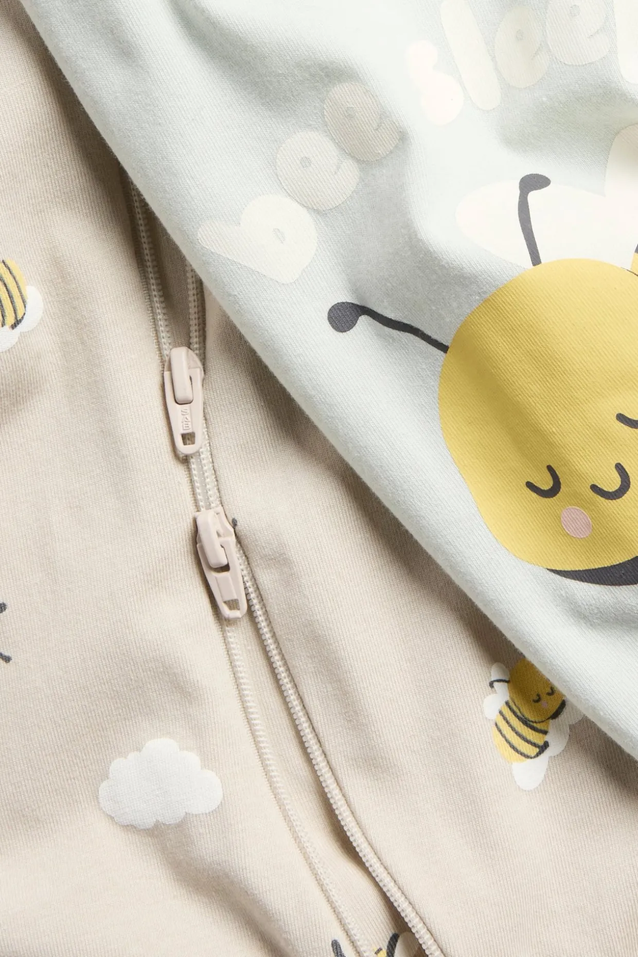 2-pk. pyjamas med biemønster