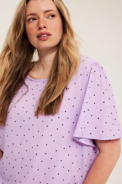 Prikkete topp