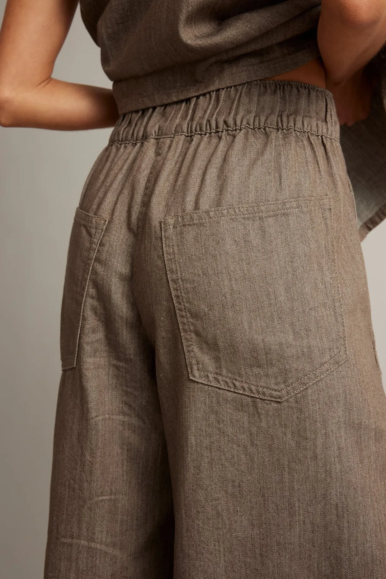 Pull-on-jeans i culotte-modell