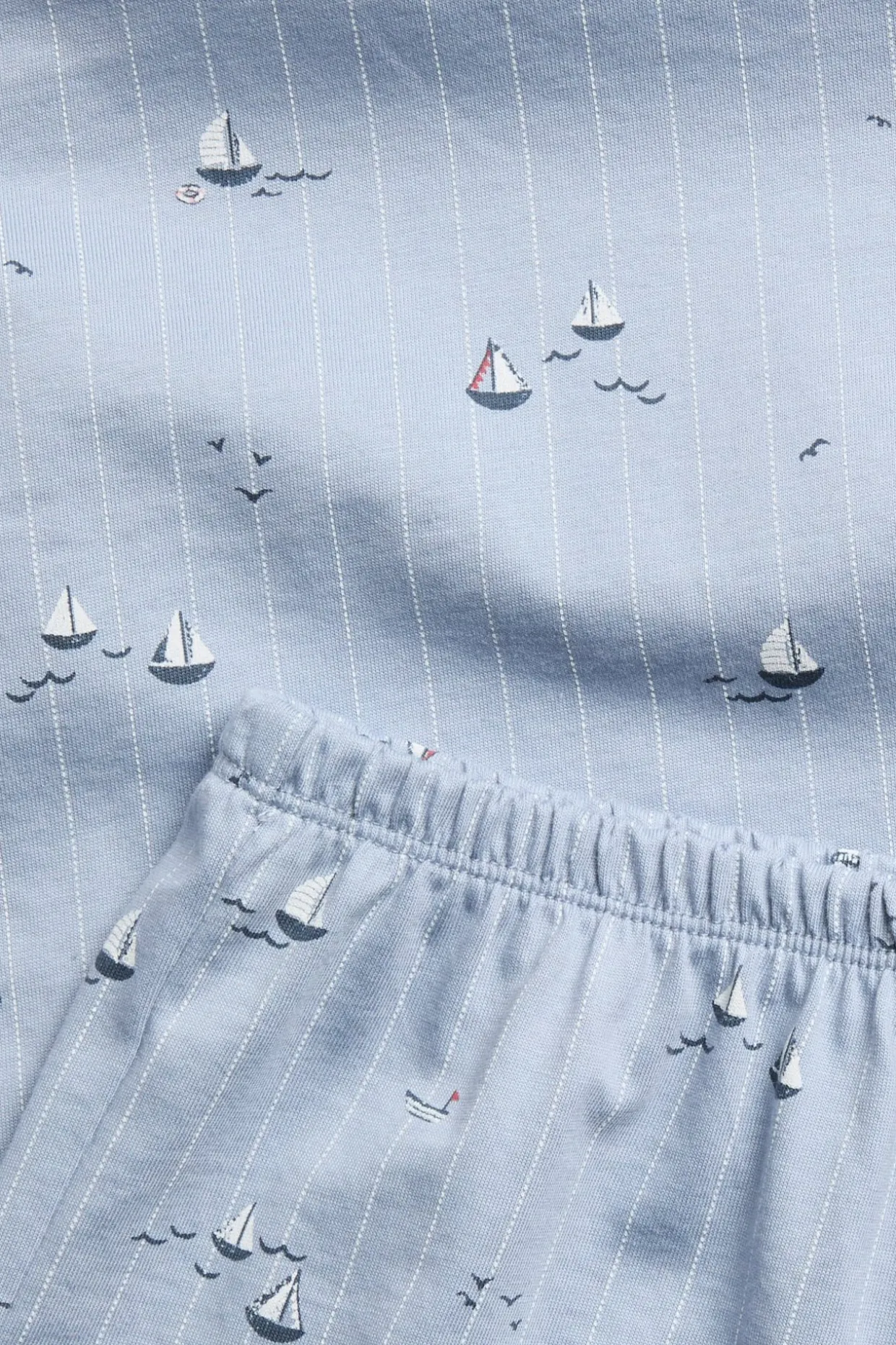 Pyjamasett med seilbåter