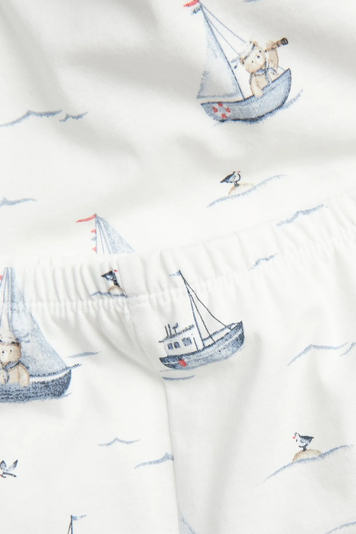 Pyjamasett med seilbåter