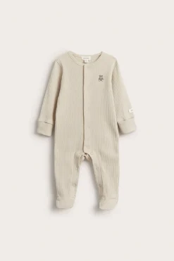 Pyjamas med brodering