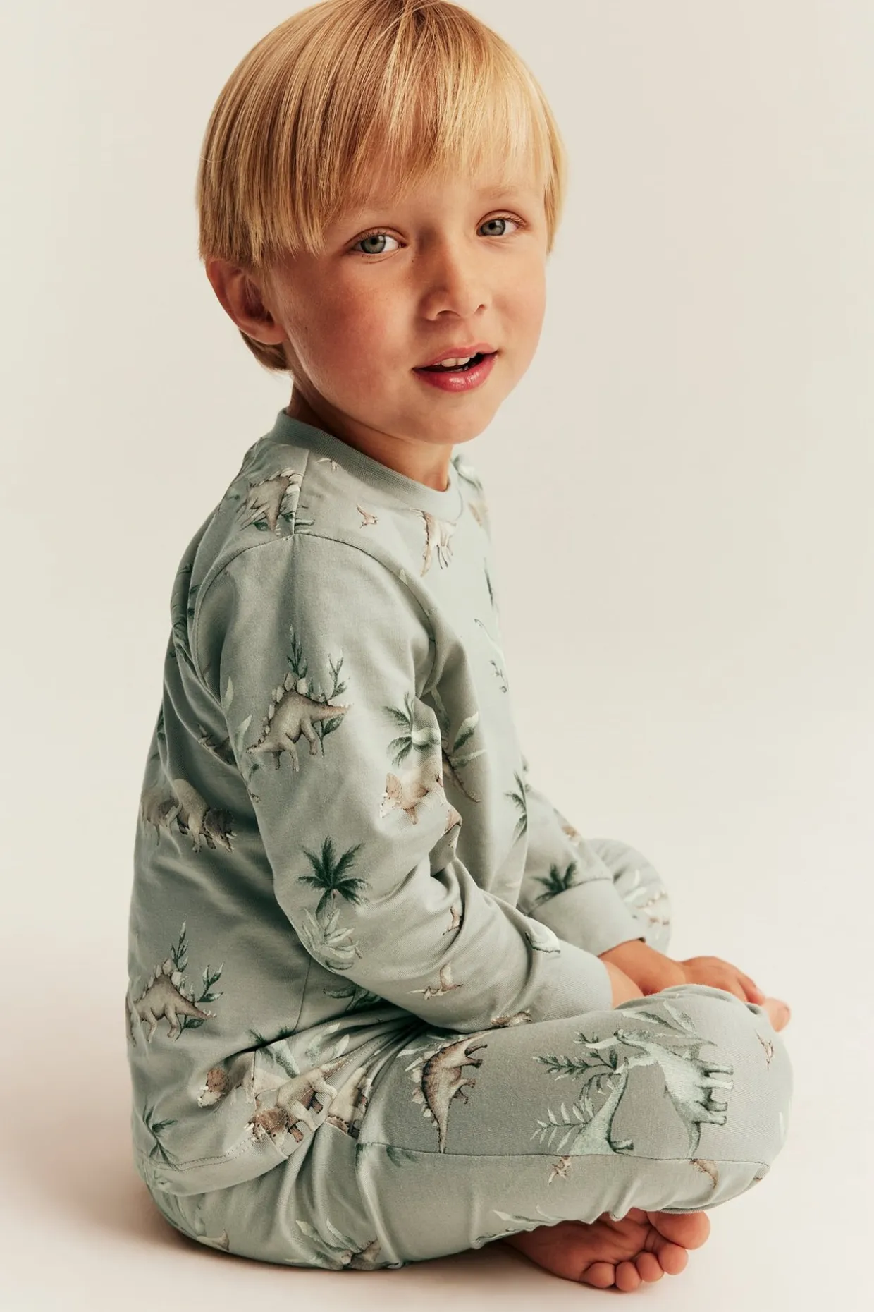 Pyjamas med dinosaurer