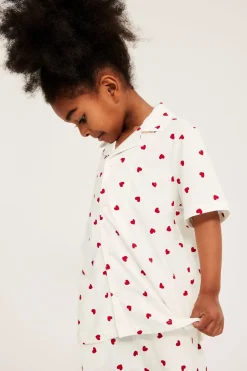 Pyjamas med hjerter for barn