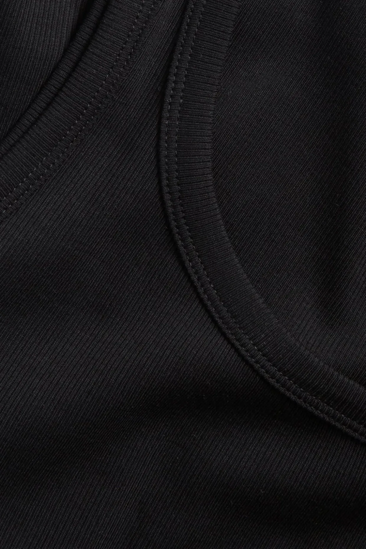 Ribbestrikket singlet